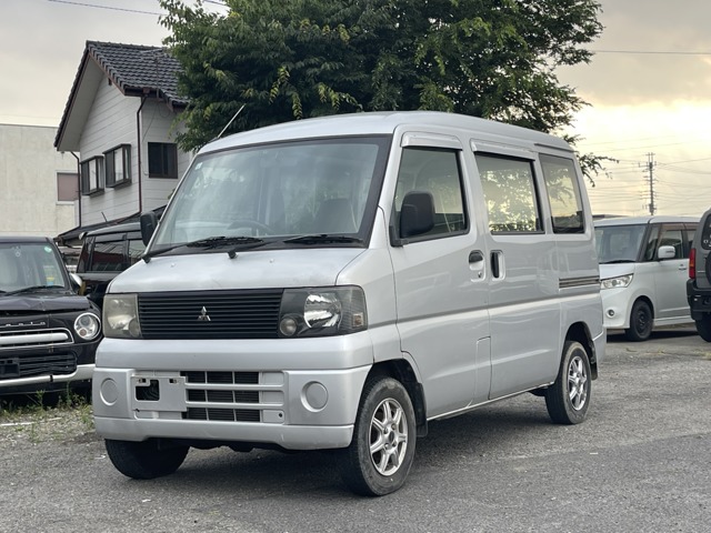 2002 Mitsubishi Minicab Van
