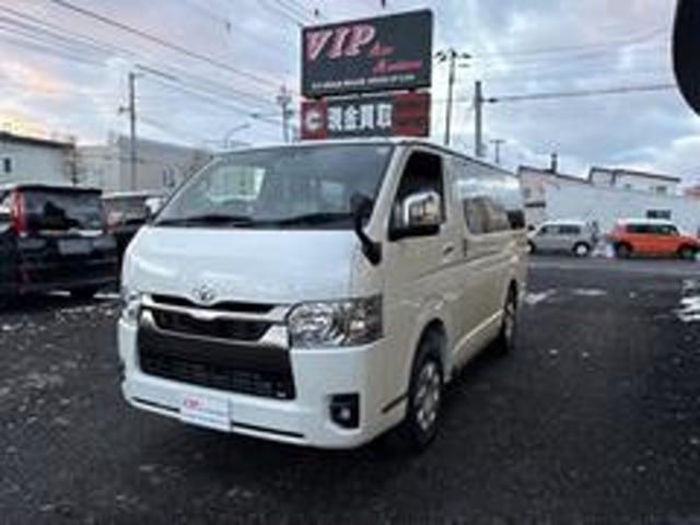 Toyota Hiace Van 1