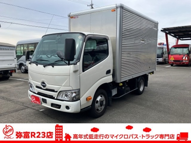 Hino Dutro 1