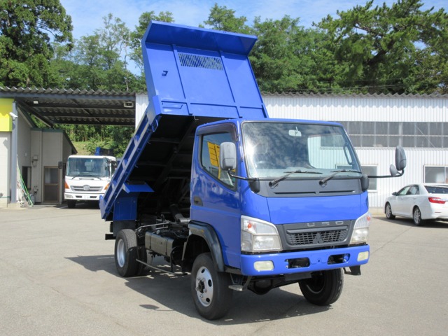 Mitsubishi Fuso Canter 1