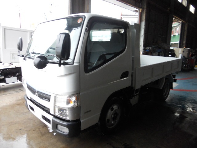 Mitsubishi Fuso Canter 1