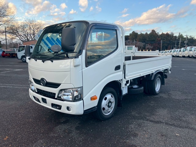 Hino Dutro 1