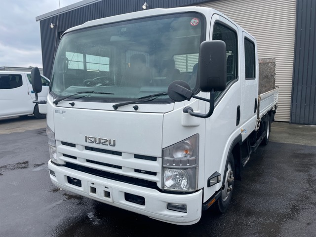 Isuzu Elf 1