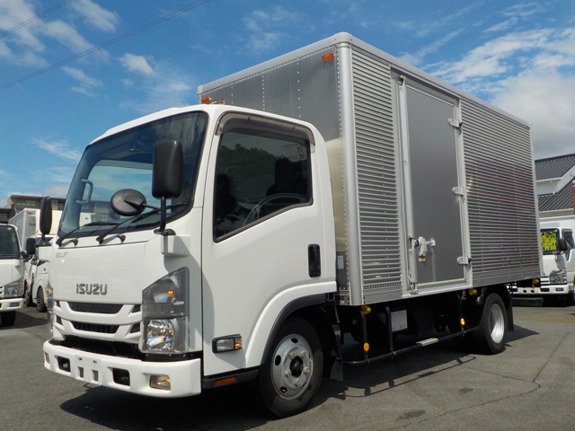 2018 Isuzu Elf