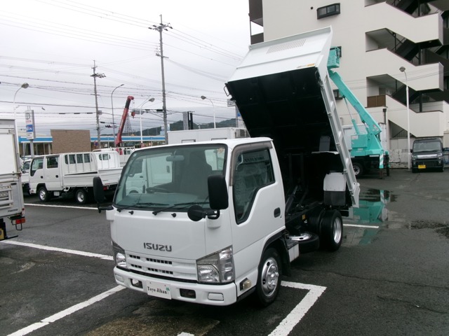 2013 Isuzu Elf