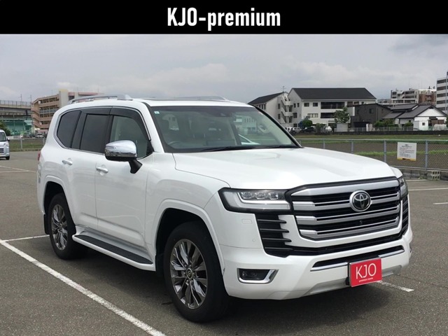 Toyota Land Cruiser 300 3