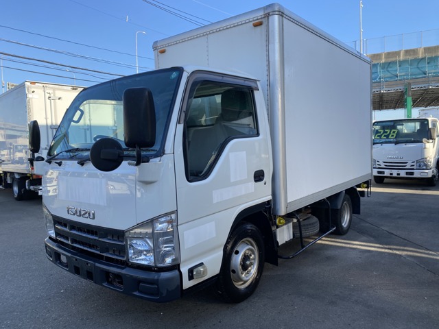 Isuzu Elf 1