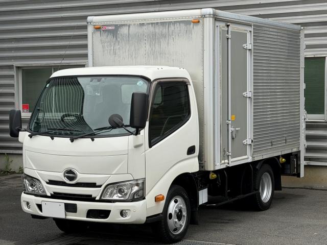Hino Dutro 1