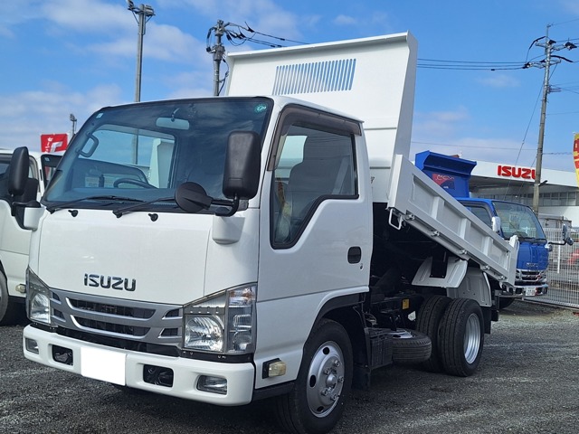 Isuzu Elf 1
