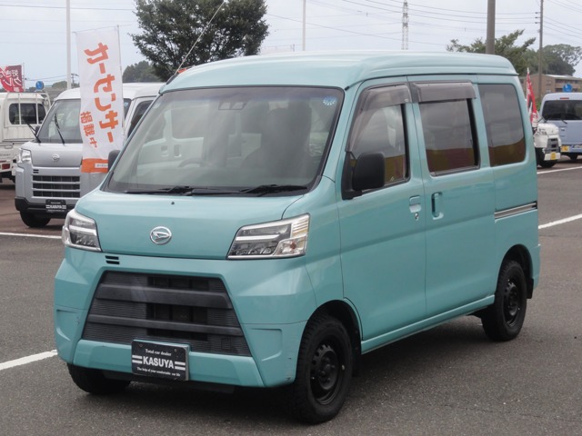 Daihatsu Hijet Cargo 1
