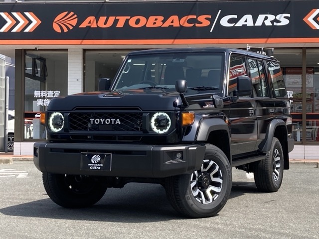 Toyota Land Cruiser 70 2