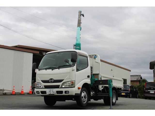 Hino Dutro 1