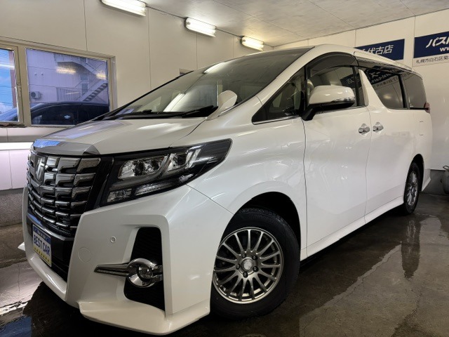 Toyota Alphard 1