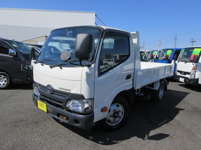 Toyota Toyoace 1