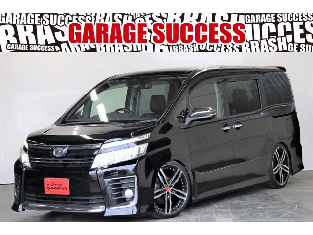 Toyota Voxy 1