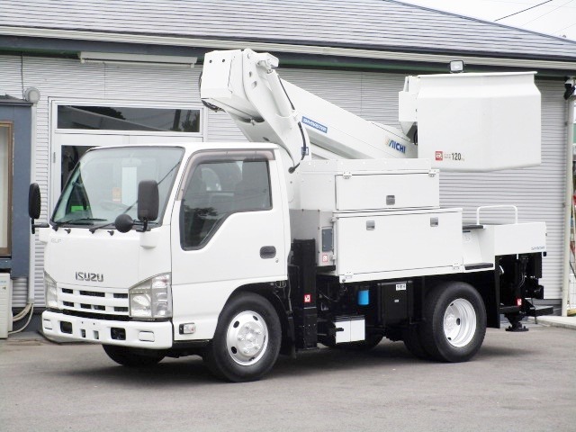 2012 Isuzu Elf