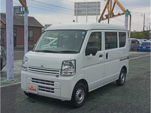 Mitsubishi Minicab Van 1