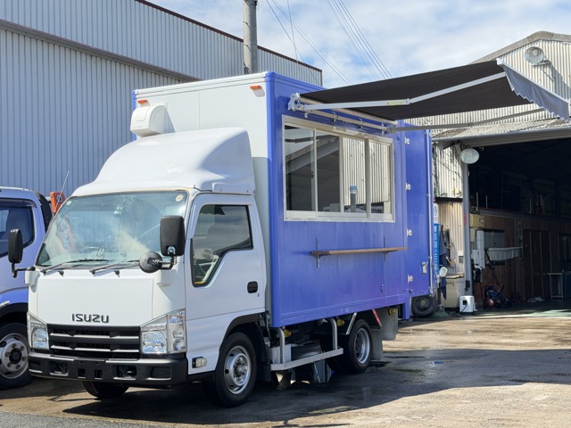 Isuzu Elf 1