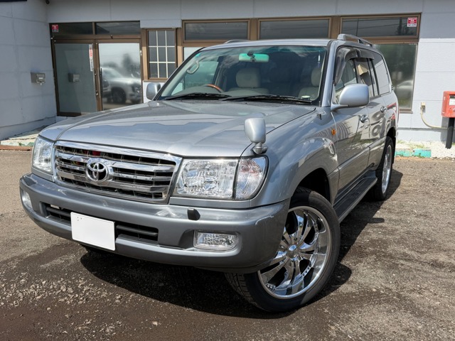 Toyota Land Cruiser 100 3