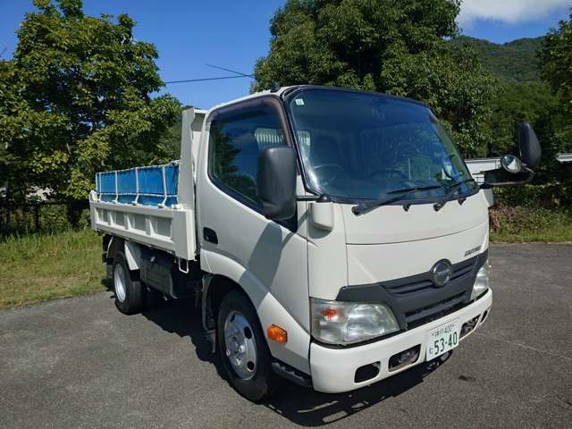 Hino Dutro 1