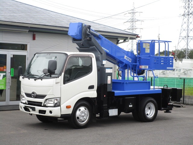 2018 Isuzu Elf