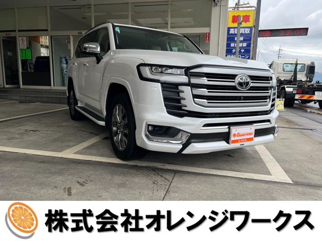 Toyota Land Cruiser 300 2