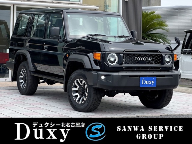 Toyota Land Cruiser 70 2