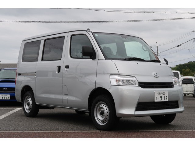 Toyota Town Ace Van 1