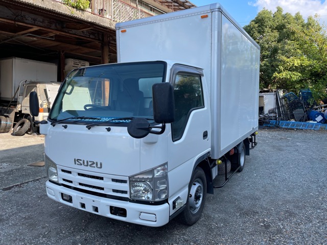 Isuzu Elf 1