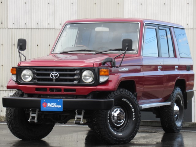Toyota Land Cruiser 70 2