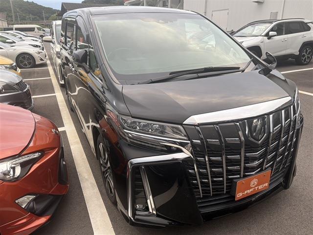 Toyota Alphard 1