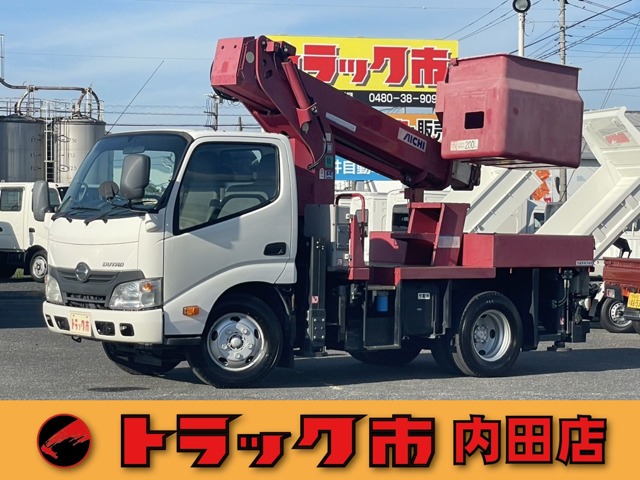 Hino Dutro 1