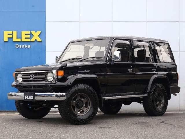 Toyota Land Cruiser 70 2