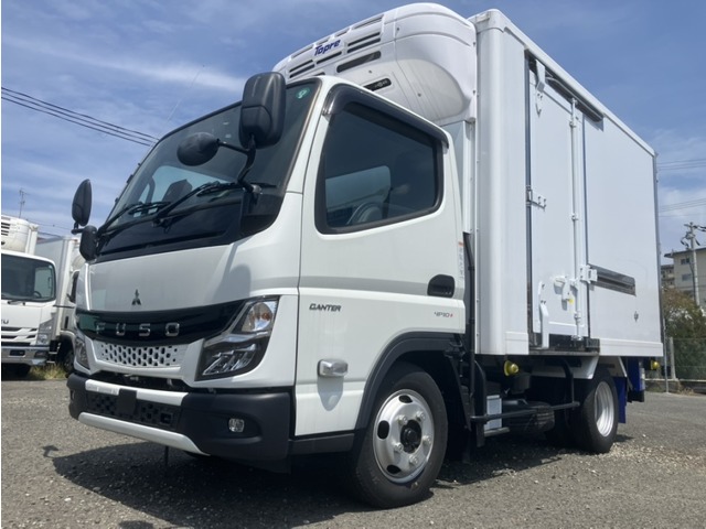 2025 Mitsubishi Fuso Canter