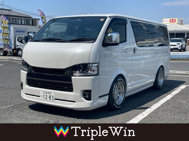 Toyota Hiace Van 1