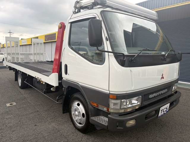 Mitsubishi Fuso Canter 1