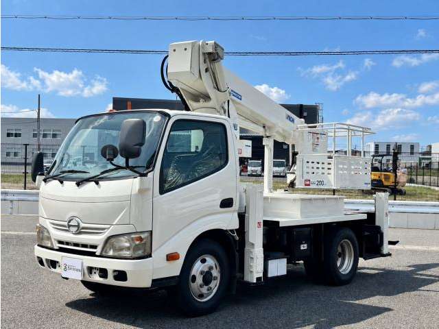 Hino Dutro 1
