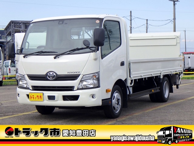 Toyota Toyoace 1