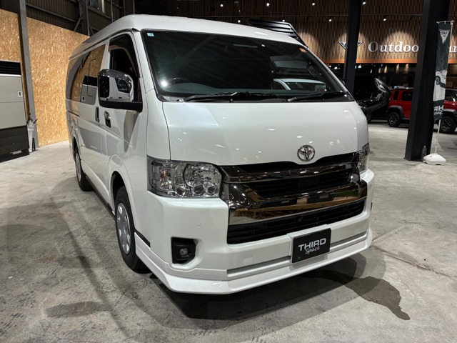 Toyota Hiace Van 1