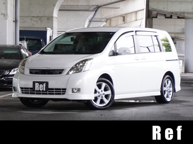 Toyota Isis 1