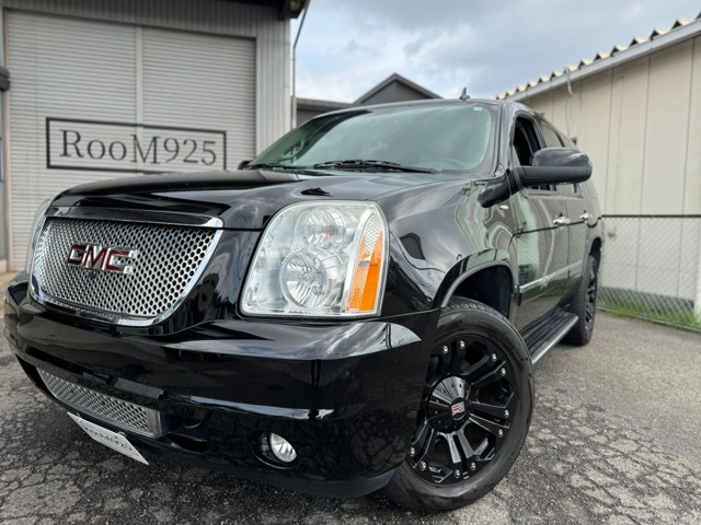 GMC Yukon Denali 6.2 V8 4WD late model new car parallel vehicle 1NO registration