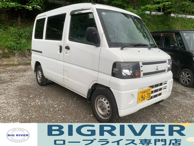 Mitsubishi Minicab Van 1