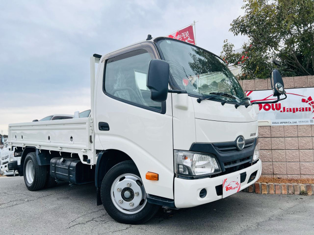 Hino Dutro 1