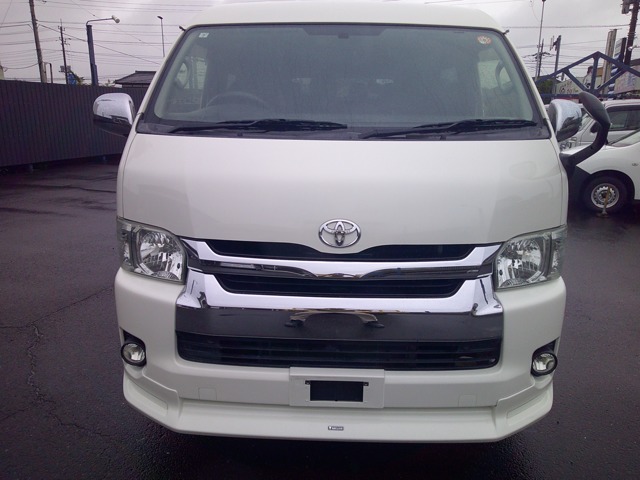 Toyota Hiace 1