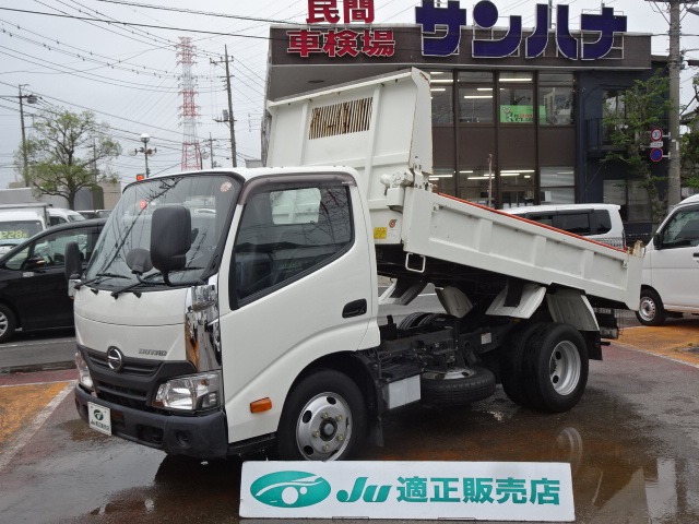 Hino Dutro 1
