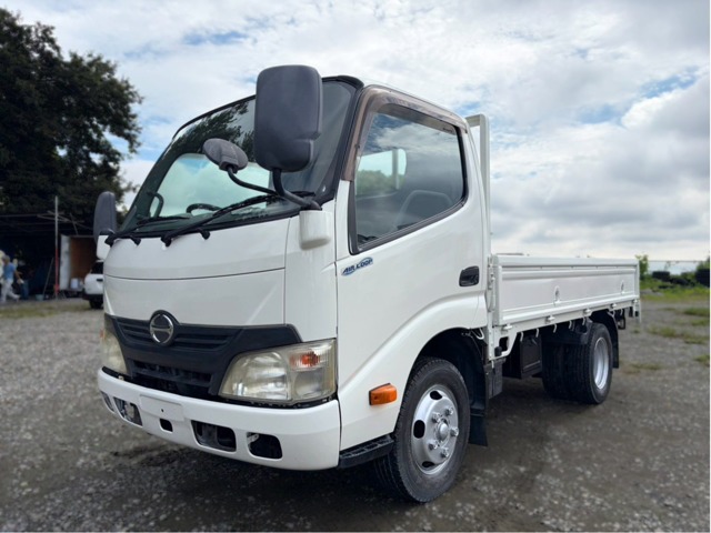 Hino Dutro 1