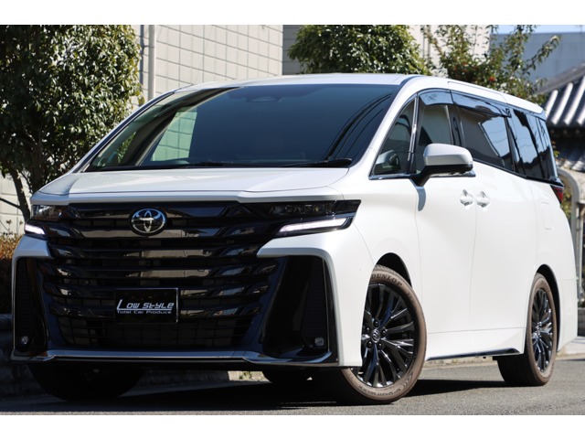 Toyota Vellfire 1