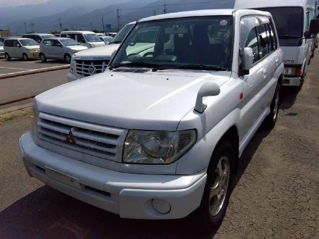 Mitsubishi Pajero iO 1