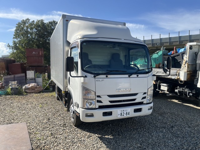 2015 Isuzu Elf