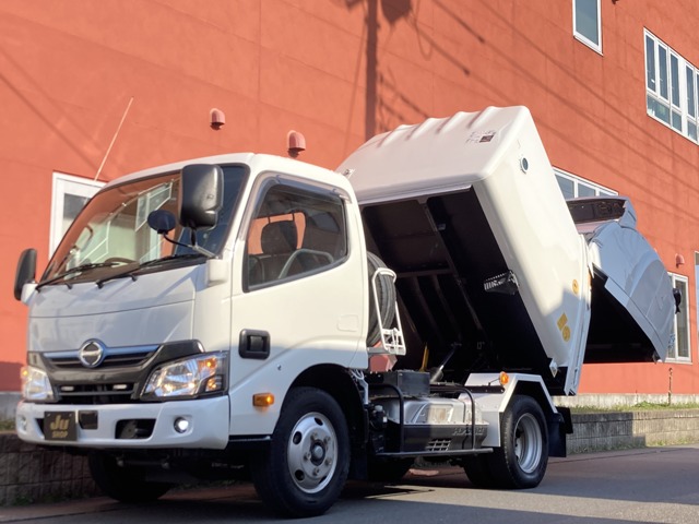 Hino Dutro 1